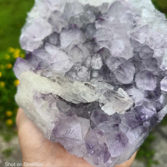 Amethyst free standing with apocalyte & Dendrite inclusions from Brizil Raw - Picture 2 of 10